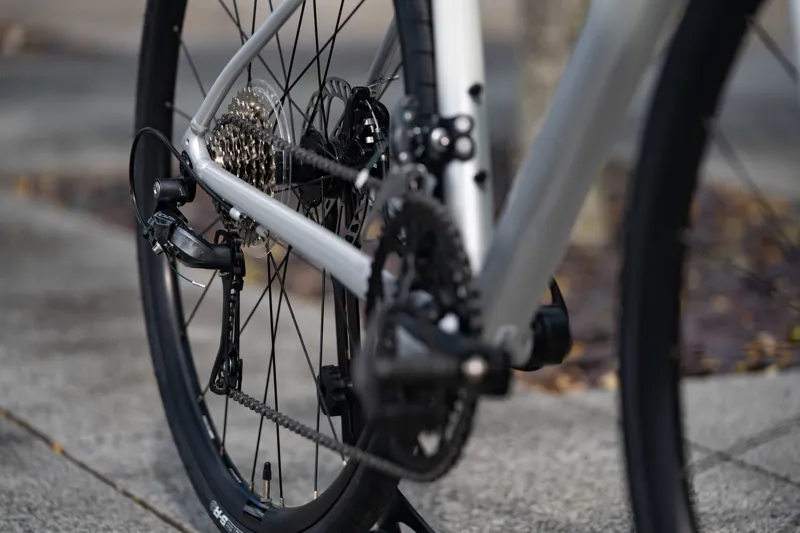 Liv Avail AR 4 Womens Endurance Road Bike 2025 in Snow Drift/Silver-9