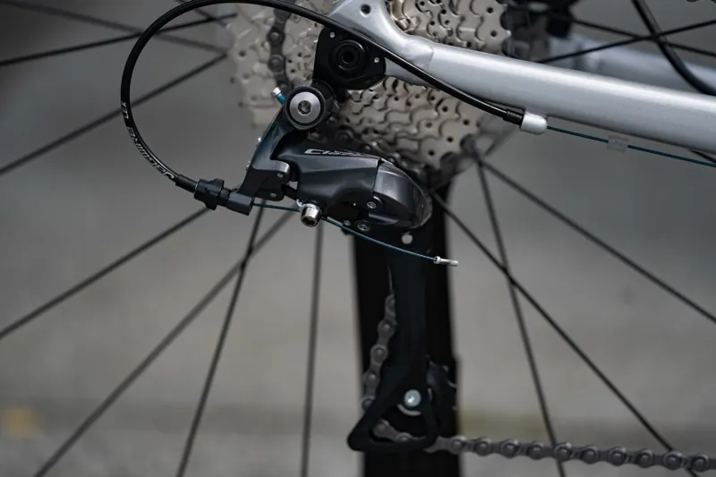 Liv Avail AR 4 Womens Endurance Road Bike 2025 in Snow Drift/Silver-11