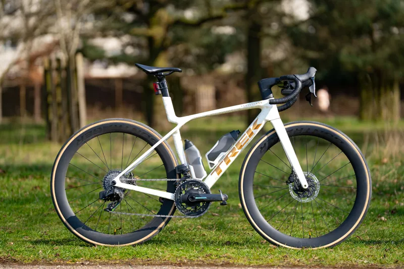 Trek Madone SLR 7 AXS Gen 8 Road Bike 2025 in Era White-6