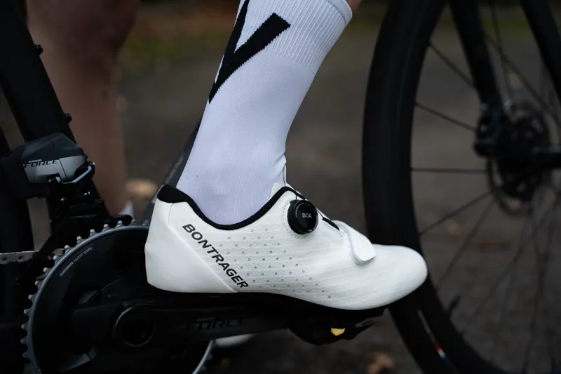 Bontrager Circuit Road Cycling Shoe in White with Shimano 105 R7000 SPD-SL Carbon Pedals-10