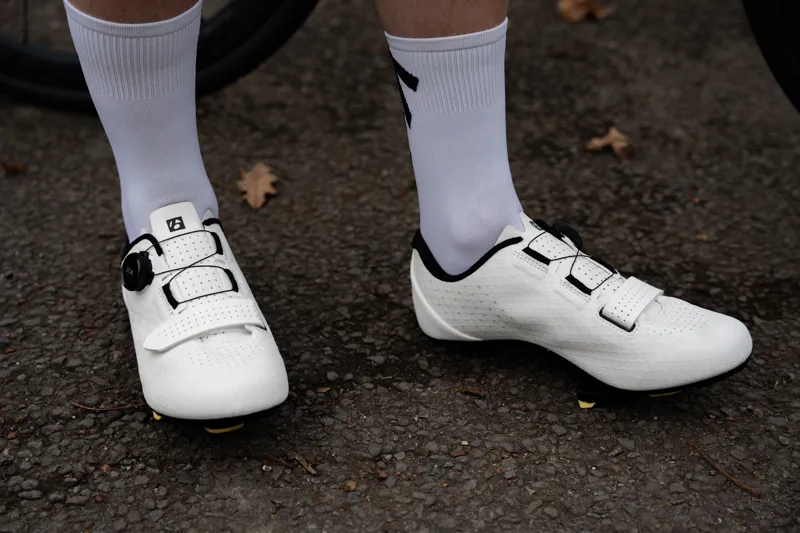 Bontrager Circuit Road Cycling Shoe in White with Shimano 105 R7000 SPD-SL Carbon Pedals-12
