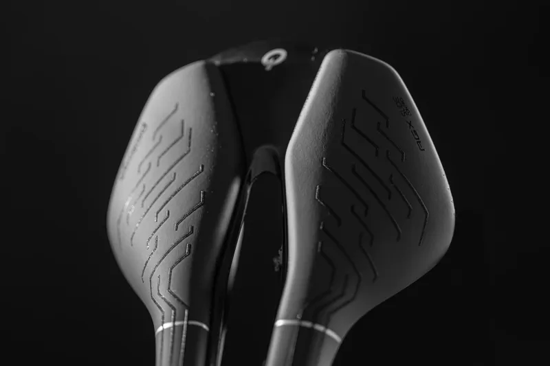 Prologo Nago R4 PAS AGX 137mm Tirox Saddle in Black-2
