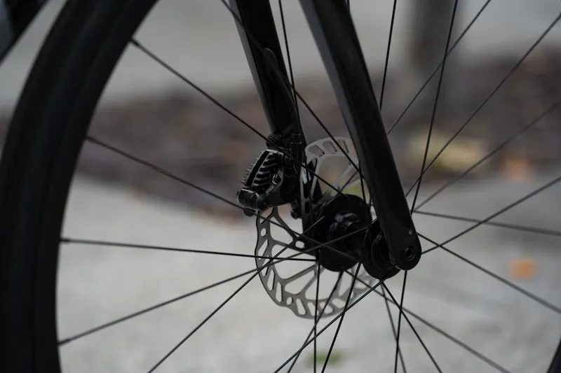 Giant Defy Advanced 2 Road Bike 2025 in Carbon Smoke-9