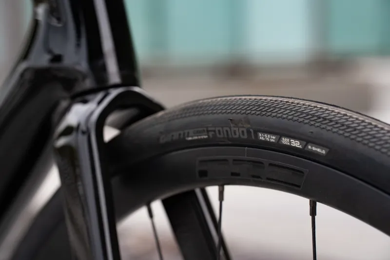 Giant Defy Advanced 2 Road Bike 2025 in Carbon Smoke-13