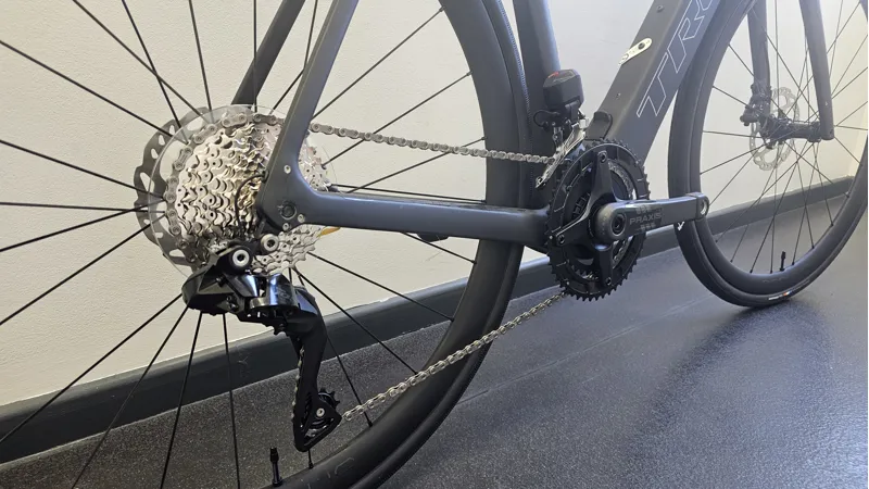 EX DISPLAY Trek Domane+ SLR 6 105 Di2 Electric Road Bike 62cm 2025 in Matte Deep Smoke Black-3