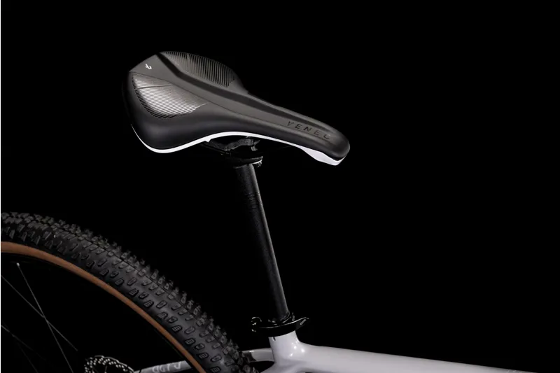 Cube Reaction c:62 Pro Mountain Bike 2024 in White Blue Red-5