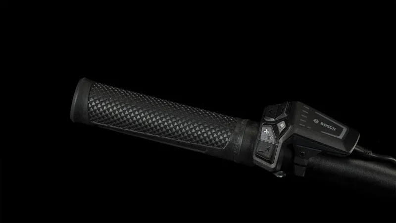 Cube Reaction Hybrid Pro 625 Electric Mountain Bike 2024 in Flash White-5