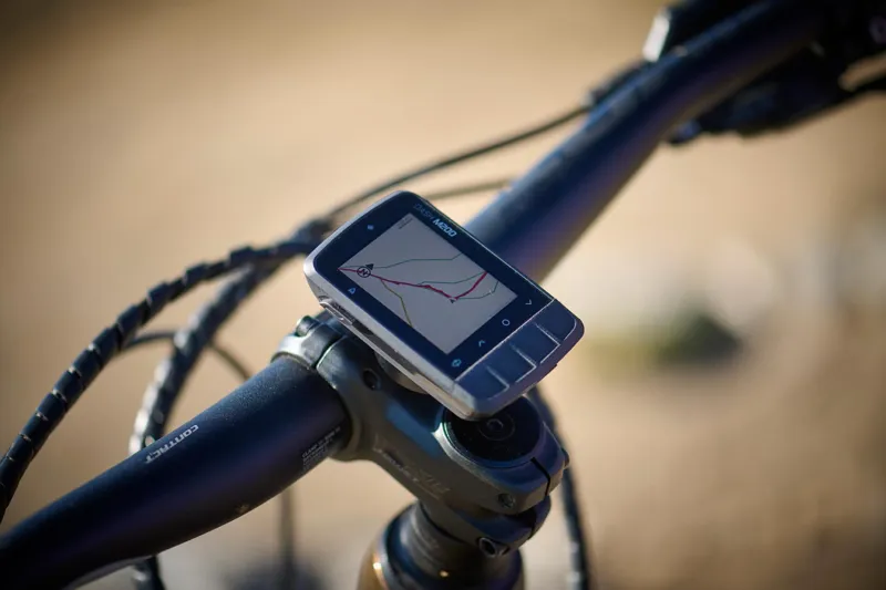 Giant Dash M200 GPS Cycling Computer in Black-8