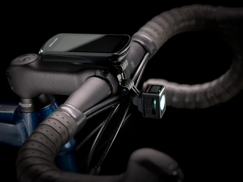 Trek Domane AL 2 Disc Road Bike 2022 in Mulsanne Blue-9