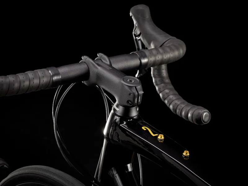 Trek Domane AL 2 Disc Road Bike 2022 in Carbon Smoke-4