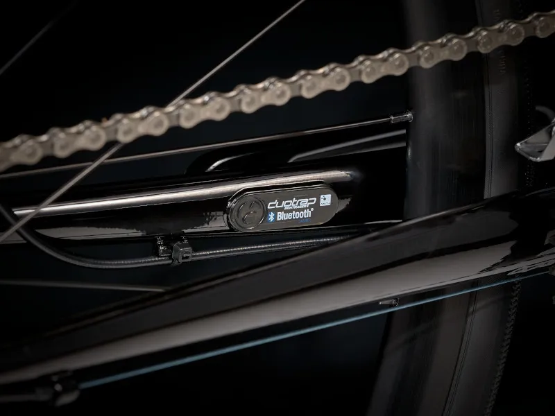 Trek Domane AL 2 Disc Road Bike 2022 in Carbon Smoke-3