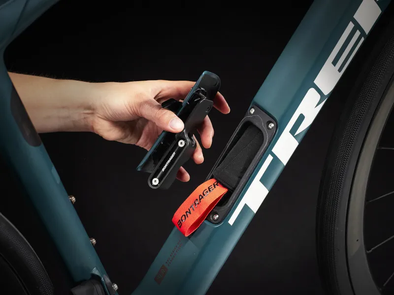 Trek Domane SLR 7 Gen 4 Carbon Road Bike 2023 in Juniper-4