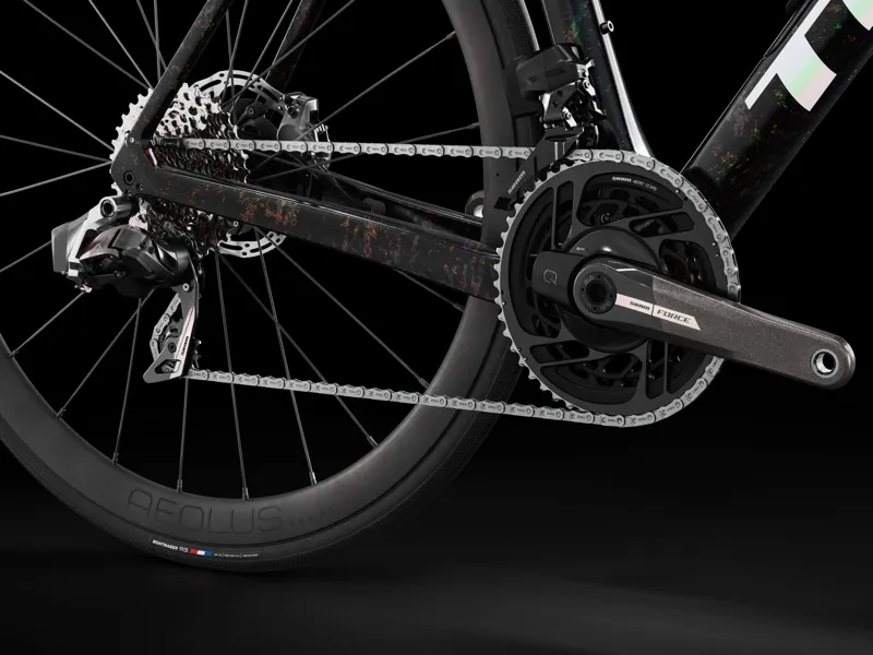 Trek Domane SLR 7 AXS Gen 4 Road Bike 2025 in Prismatic Pearl-3