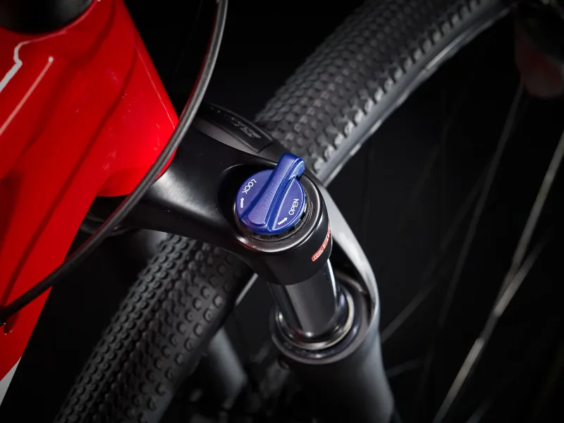 Trek Dual Sport 2 Hybrid Bike 2022 in Viper Red-7