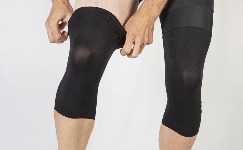 Endura Engineered Knee Warmer in Black-1