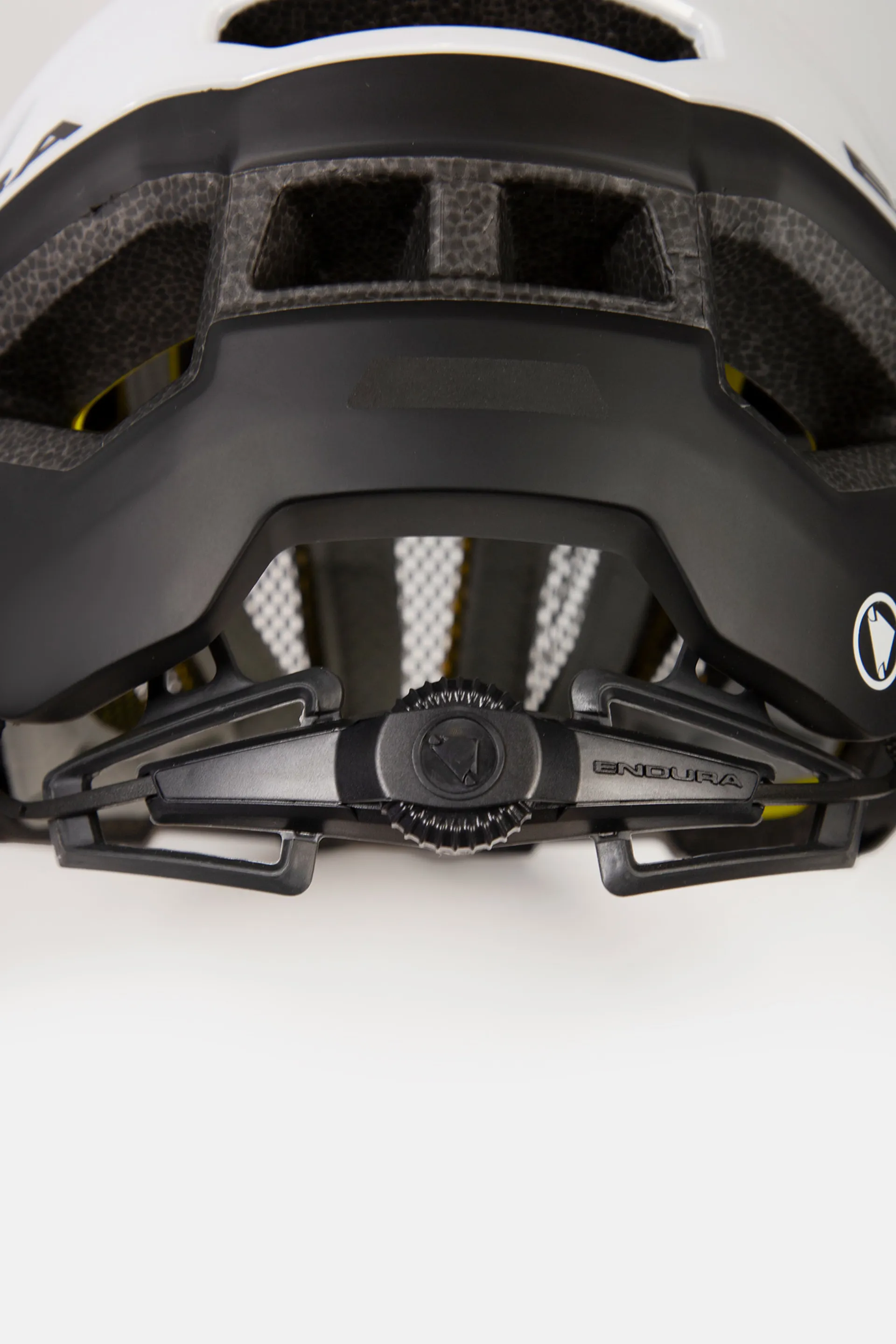 Endura FS260-Pro MIPS Road Helmet II in Black