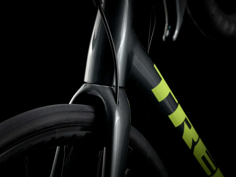 Trek Emonda ALR 4 Disc Road Race Bike 2022 in Lithium Grey-2