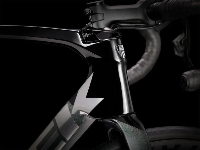 Trek Emonda SL 6 eTap Carbon Road Bike 2023 in Prismatic and Trek Black-2