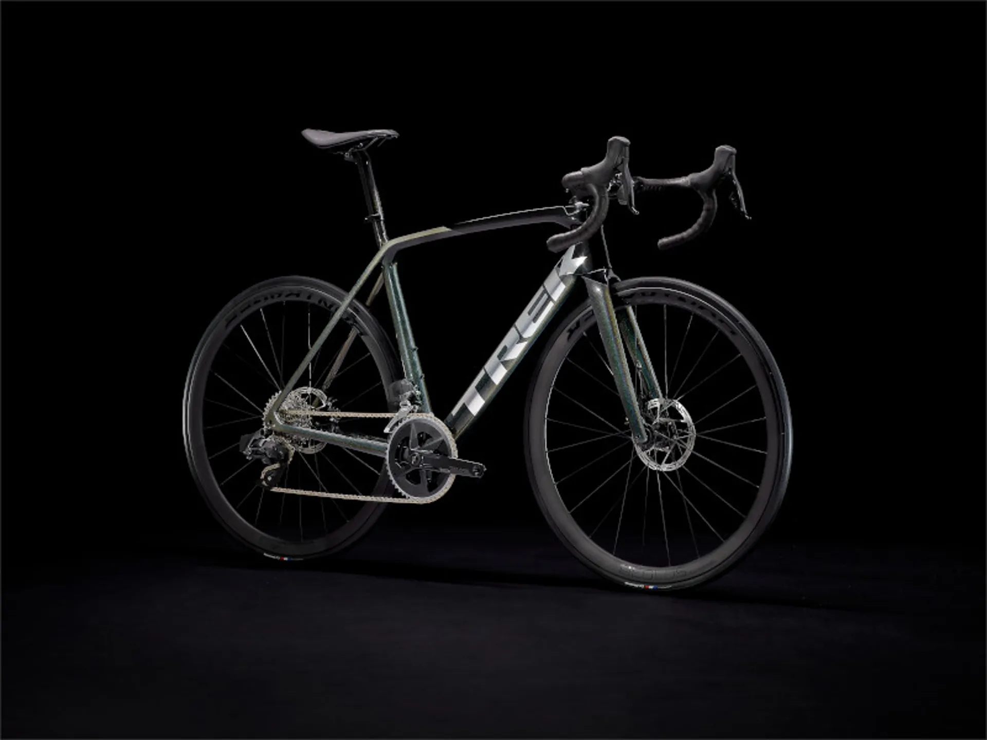 Trek Emonda SL eTap Carbon Road Bike 2023 in Prismatic and Trek
