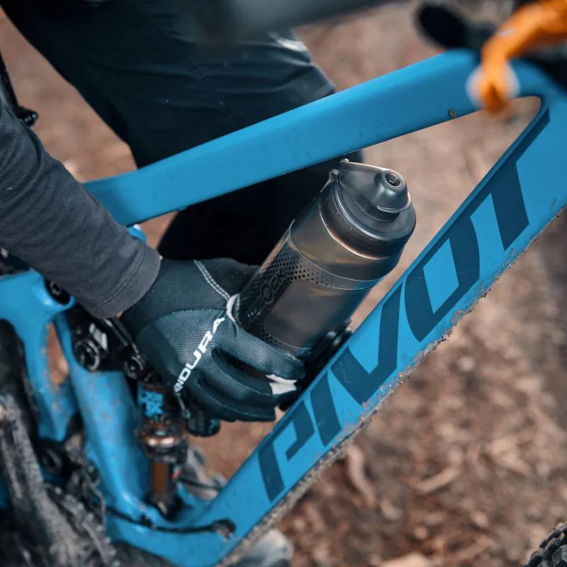 Fidlock TWIST Bottle 800 + Bike Base in Transparent Black-3