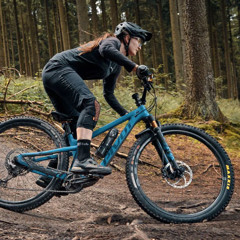 Fidlock TWIST Bottle 800 + Bike Base in Transparent Black-1