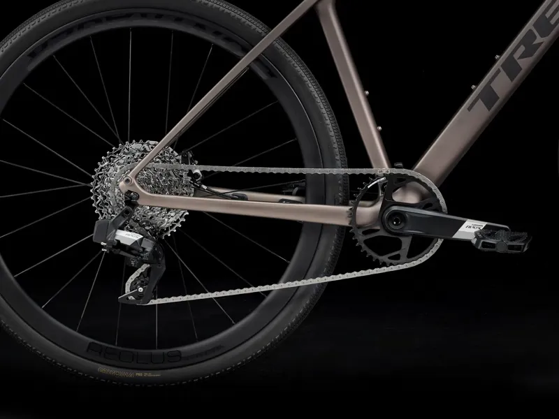 Trek FX Sport 6 Carbon Hybrid Bike 2026 in Bronze Age/Deep Smoke-4