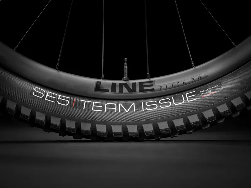 Trek Fuel EX 9.8 XT Gen 6 Full Suspension Mountain Bike 2025 in Deep Smoke-9