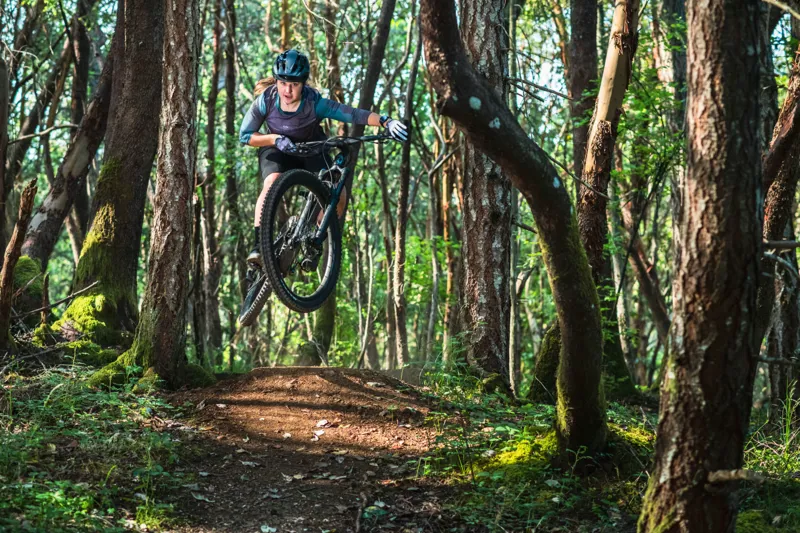 Liv Rail MIPS MTB Helmet in Black Diamond-6