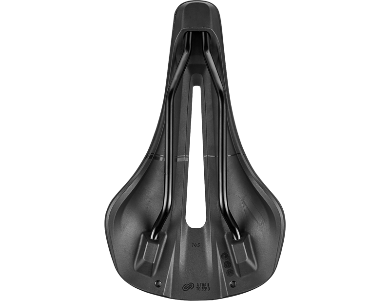 Giant Grit Saddle in Black-3