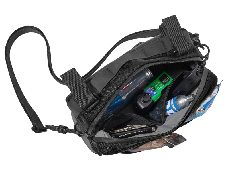Giant Shadow Handlebar Bag in Black-3