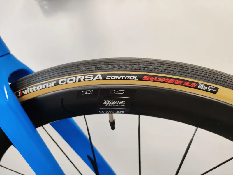 EX DISPLAY BMC Roadmachine 01 One Dura Ace Di2 Disc Carbon Road Bike 54cm 2022 in Blue-3