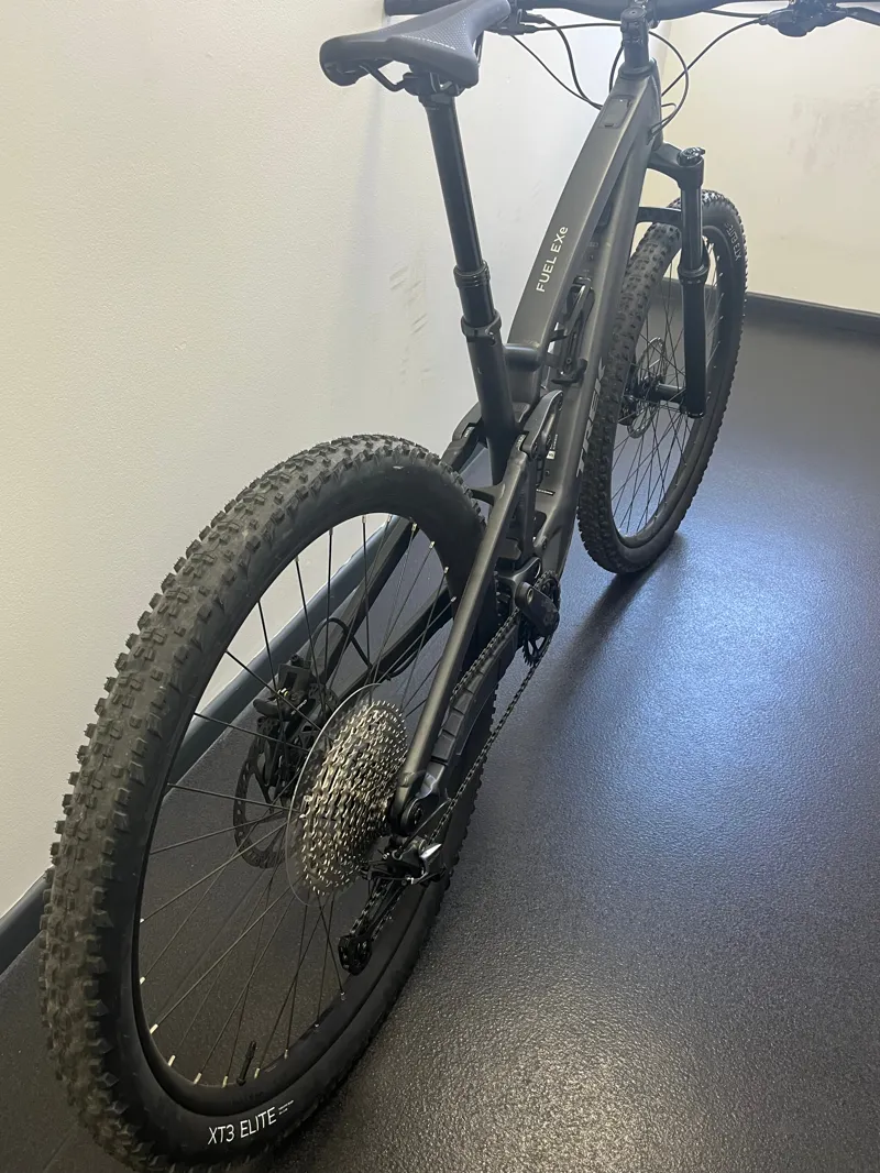 EX DEMO Trek FUEL EXe 5 Alloy Deore Large Full Suspension Electric Mountain Bike 2025 in Matte Black-1