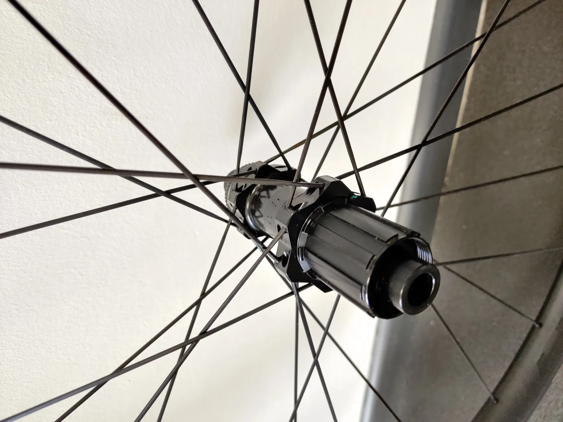 EX DISPLAY Bontrager Aeolus Pro 37 TLR Disc 700c Road Wheelset Bk