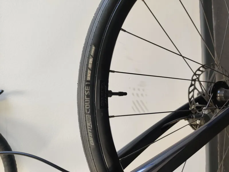 ONE OFF Giant TCR Advanced 3 Disc Road Bike Large 2023 in Cold Night-4