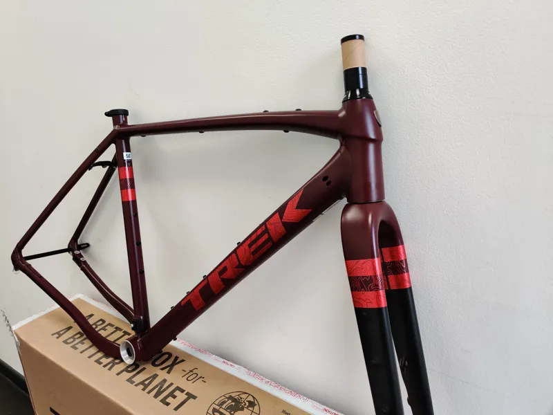 ONE OFF Trek Checkpoint ALR Frameset 56cm 2024 in Cobra Blood-7
