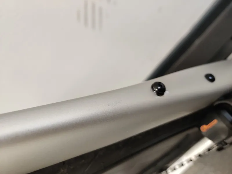 EX DISPLAY Trek Madone SL 7 Di2 Gen 8 Road Bike Medium-Large 2024 in Lunar Silver-4