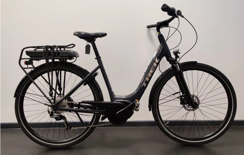 EX DEMO Trek Verve+ 1 Lowstep 400wh Electric Hybrid Bike Medium 2023 in Grey