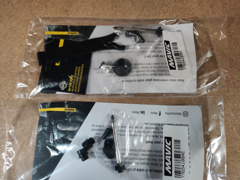 EX DISPLAY Mavic Ksyrium 30 Disc Centre Lock 700c Shimano HG Road 11/12 Road Wheelset in B-7