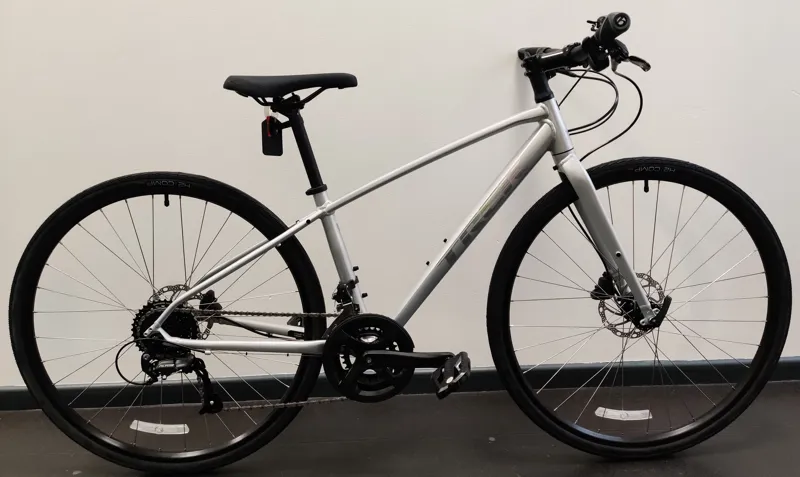 EX DISPLAY Trek FX 2 Disc Small Hybrid Bike 2023 in Quicksilver