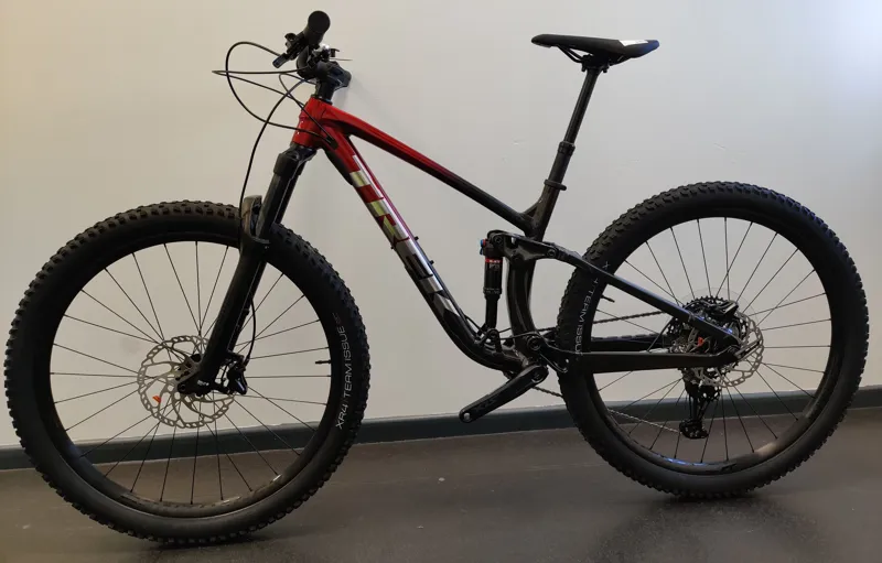 ONE OFF Trek Fuel EX 8 XT Gen 5 29in Medium Full Suspension Mountain Bike 2022 in Red -1
