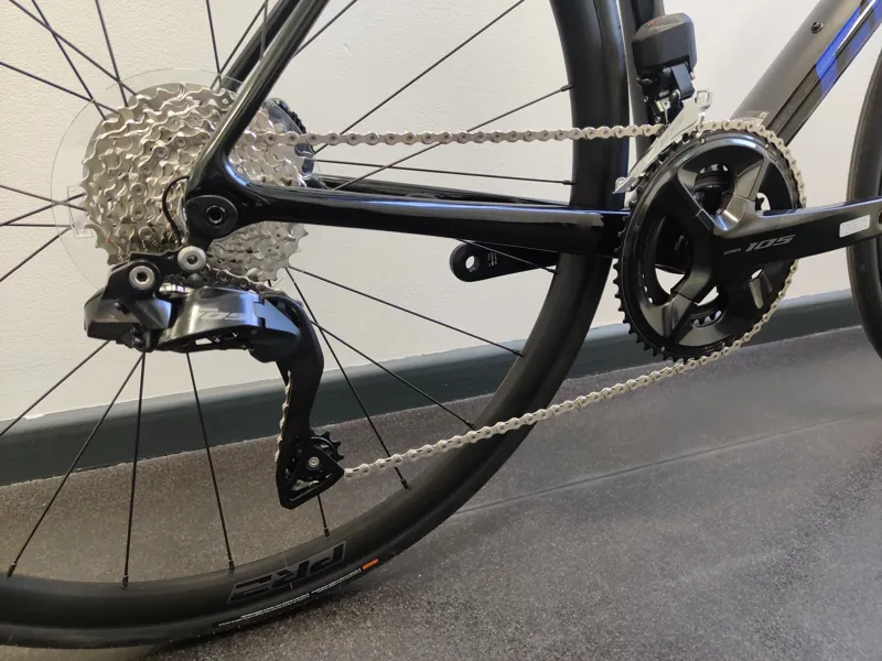 ONE OFF Giant TCR Advanced 1 Disc Road Bike MediumLarge 2024 in Black-1