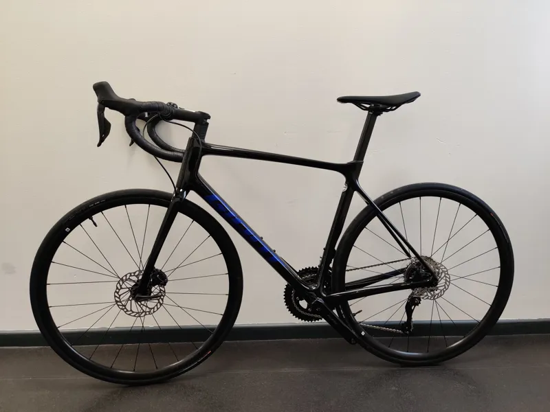 EX DISPLAY Giant TCR Advanced Disc 1 Road Bike MediumLarge 2024 in Carbon-1