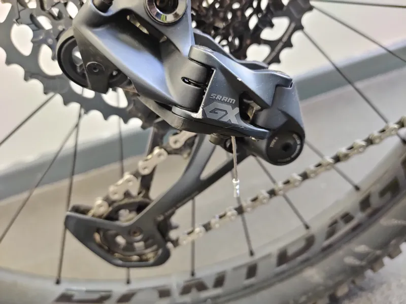 EX DEMO Trek Remedy 9.8 27.5 GX Full Suspension Mountain Bike Large 2024 in Trek Black-12