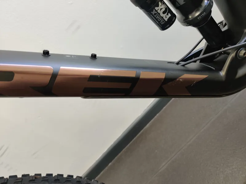 EX DEMO Trek Remedy 9.8 27.5 GX Full Suspension Mountain Bike Large 2024 in Trek Black-2