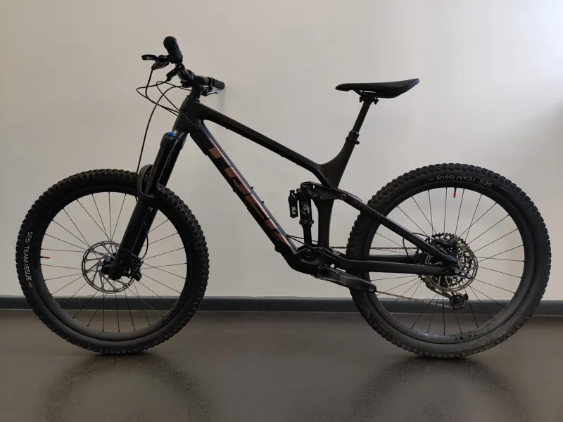 EX DEMO Trek Remedy 9.8 27.5 GX Full Suspension Mountain Bike Large 2024 in Trek Black-1