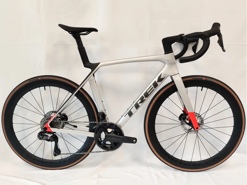 EX DEMO Trek Madone SL 7 Di2 Gen 8 Road Bike MediumLarge 2024 in Lunar Silver