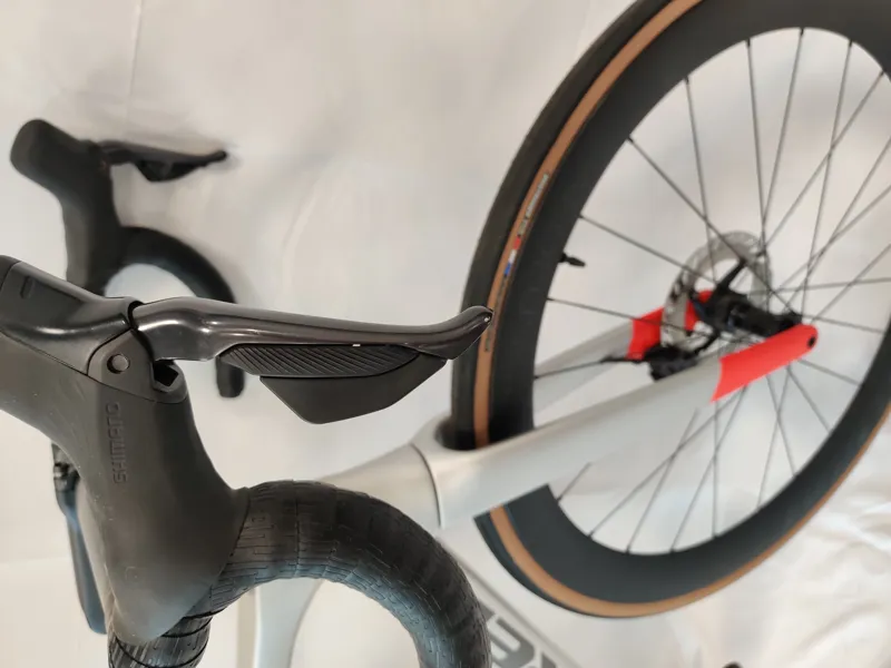 EX DEMO Trek Madone SL 7 Di2 Gen 8 Road Bike MediumLarge 2024 in Lunar Silver-10