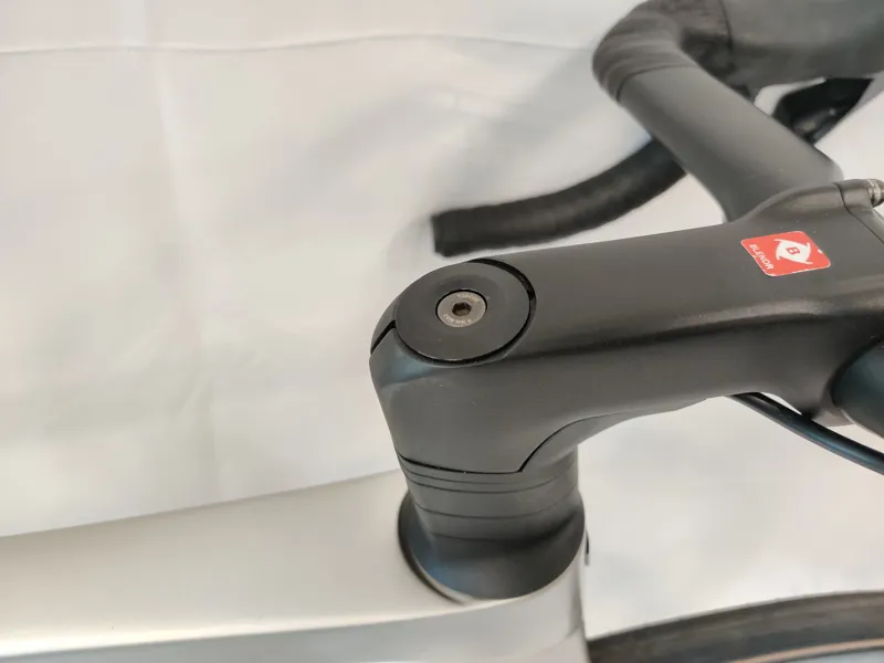 EX DEMO Trek Madone SL 7 Di2 Gen 8 Road Bike MediumLarge 2024 in Lunar Silver-9