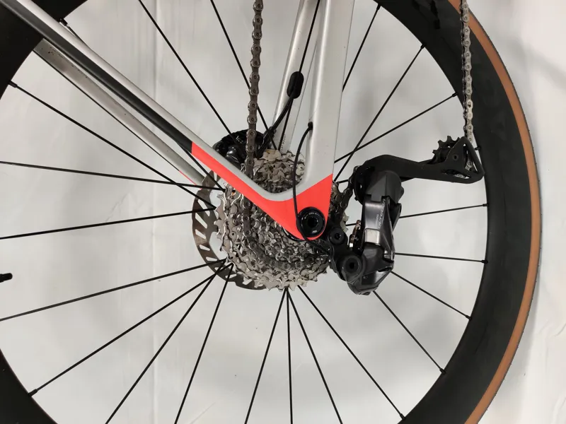 EX DEMO Trek Madone SL 7 Di2 Gen 8 Road Bike Large 2025 in Lunar Silver-5