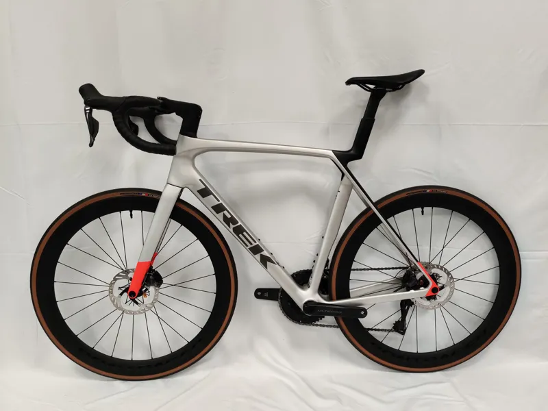 EX DEMO Trek Madone SL 7 Di2 Gen 8 Road Bike Large 2025 in Lunar Silver-1